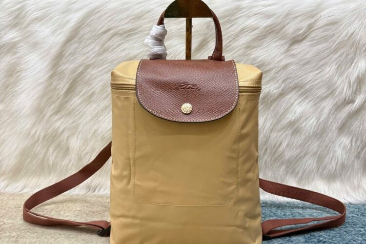 Ba Lô Longchamp Le Pliage Original M Backpack Fawn góc nghiêng chi tiết