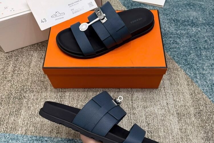 Dép Hermes Jackson Sandal Marine Blue Epsom SHW Best Pháp với thiết kế tinh tế