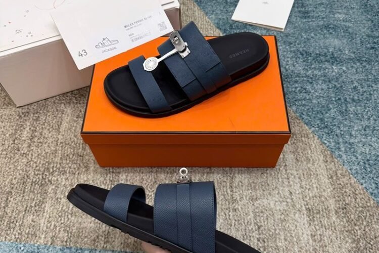 Dép Hermes Jackson Sandal Marine Blue Epsom SHW Best Pháp, thiết kế sang trọng