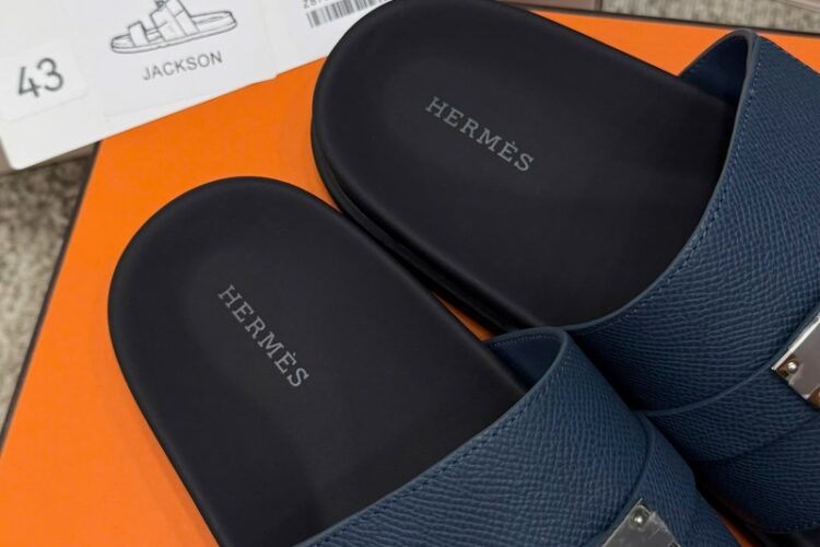 Dép Hermes Jackson Sandal Marine Blue Epsom SHW Best Pháp, kiểu dáng thời thượng