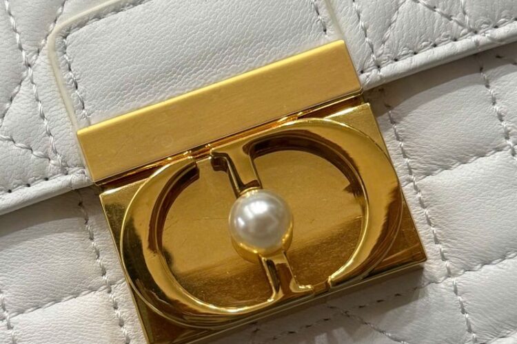 Túi Dior Mini Ange Bag White Macrocannage Lambskin Trắng S26 Best Sale, ảnh chi tiết 4