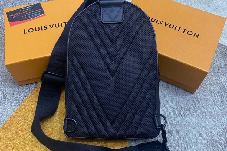 Túi LV Aerogram Pilot Slingbag M11601 Black Calfskin Siêu Cấp