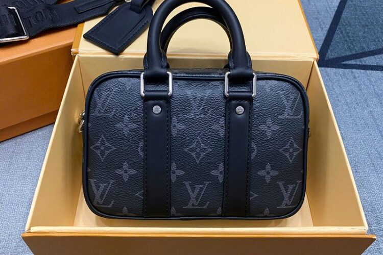 Túi LV Nano Porte Documents Voyage M82770 Monogram Eclipse góc nghiêng chi tiết