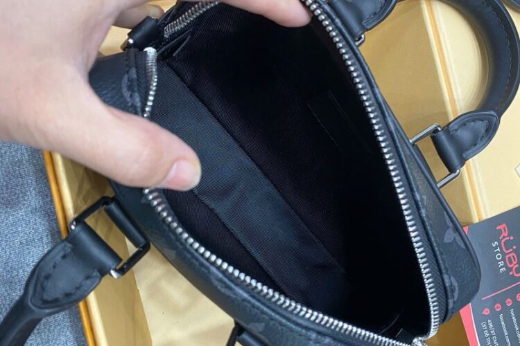 Túi LV Nano Porte Documents Voyage M82770 Monogram Eclipse sang trọng và đẳng cấp