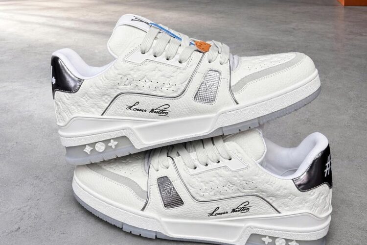 Giày LV Trainer Sneaker Grey #54 Signature 1AKCKZ Xám Best Quality