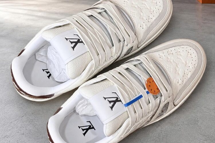 Giày LV Trainer Sneaker Grey #54 Signature 1AKCKZ Xám Best Quality