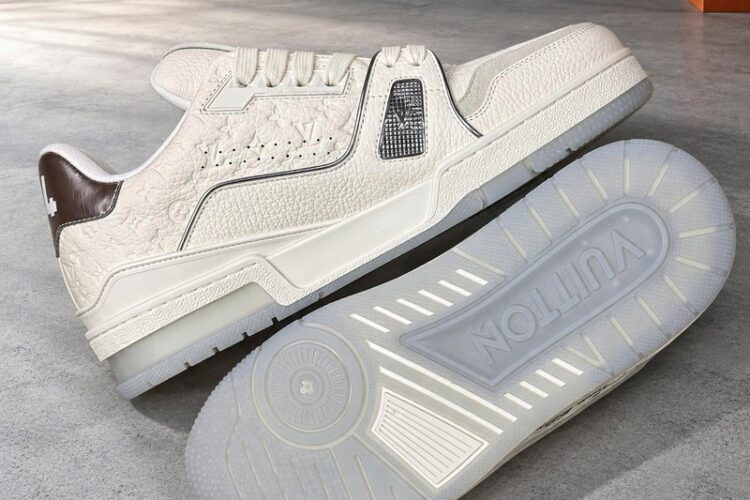 Giày LV Trainer Sneaker Grey #54 Signature 1AKCKZ Xám Best Quality
