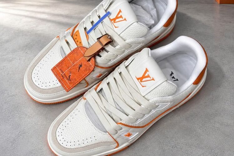 Giày LV Trainer Sneaker Orange #54 Signature 1AKRBO Trắng Cam Best Quality