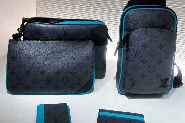 Túi LV Trio Messenger Bag M11648 Monogram Eclipse Reverse Blue chi tiết góc nghiêng